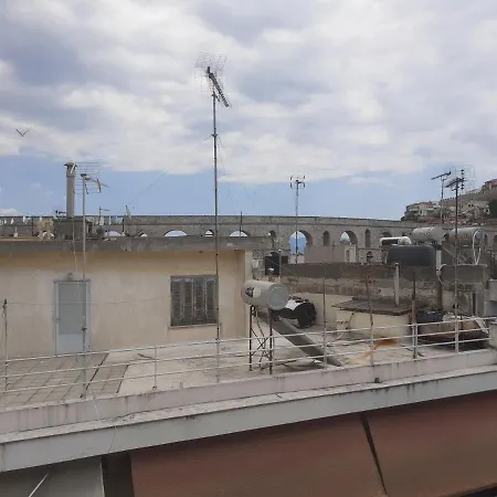 Big Apartment With Castle View דירה