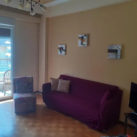 Big Apartment With Castle View דירה קאבאלה
